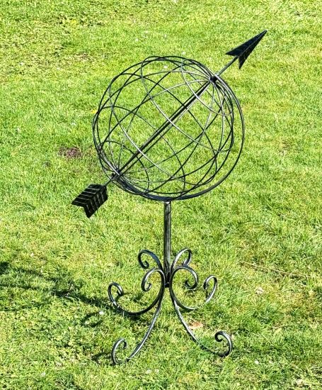 DanDiBo Sundial Garden Metal Globe 101806 Modern Standing Wrought Iron Sundial 72 cm Garden Clock Garden Decoration