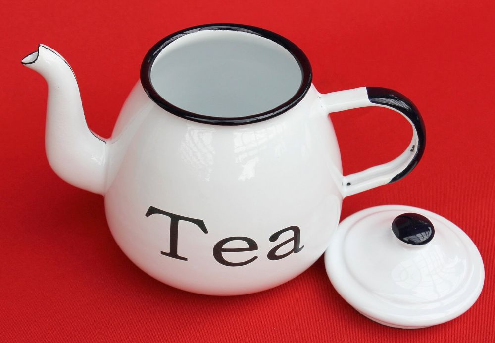 Teapot 582AB  enamelled 14cm Water can 850 ml. Jug Coffee can Enamel Nostalgia (TEA white)